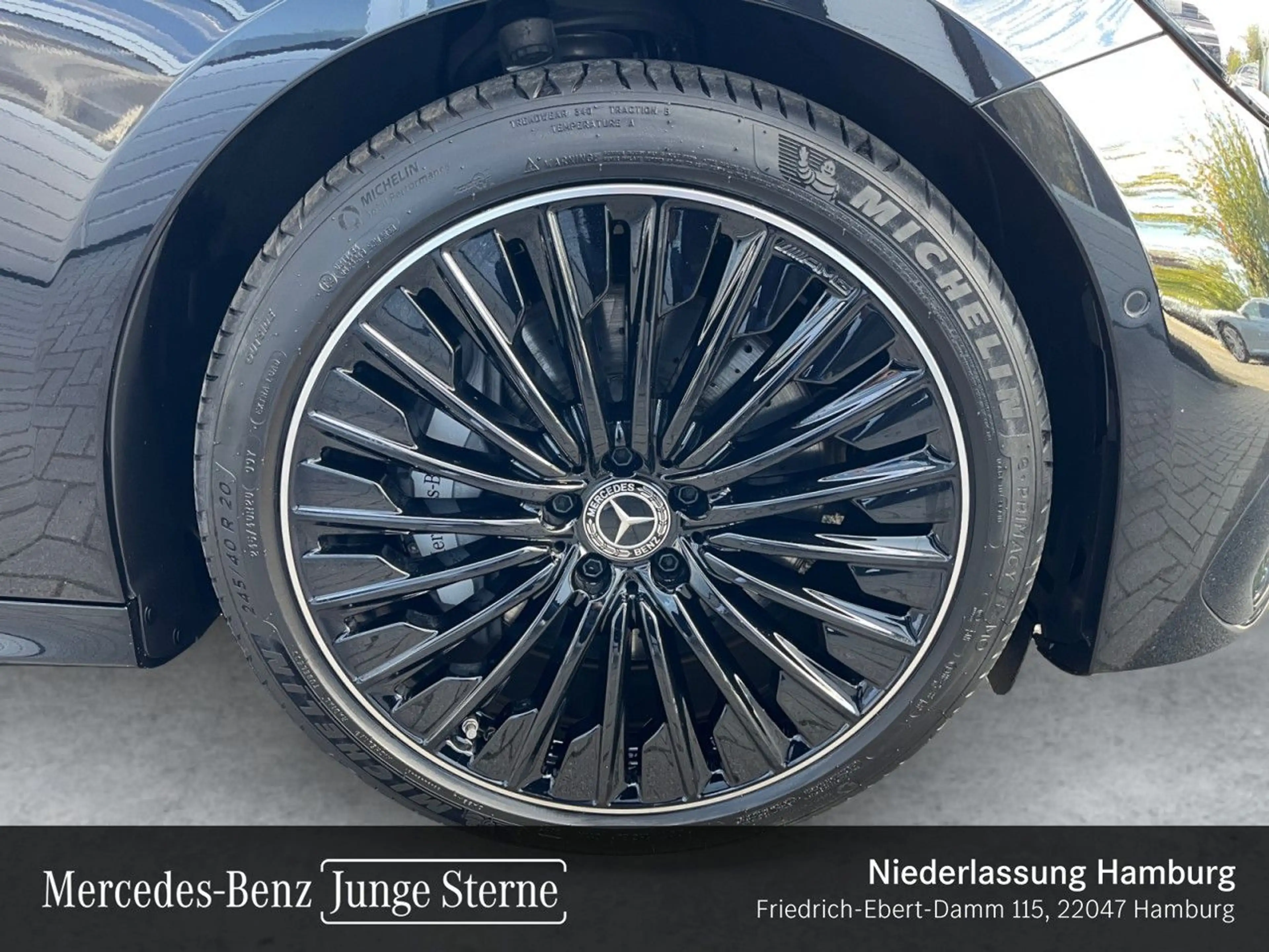Mercedes-Benz E 400 e 4M Hybrid AMG Fahrass 360° Airmat Pano HUD — photo 3