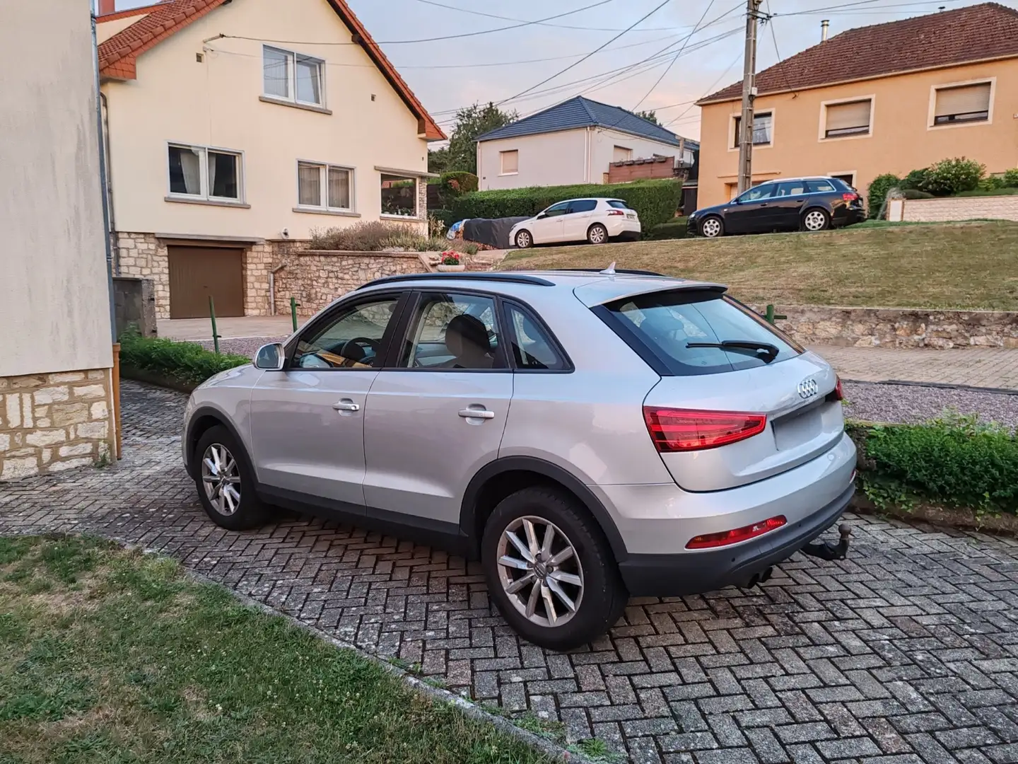Audi Q3 2.0 TDI 140 ch - 2