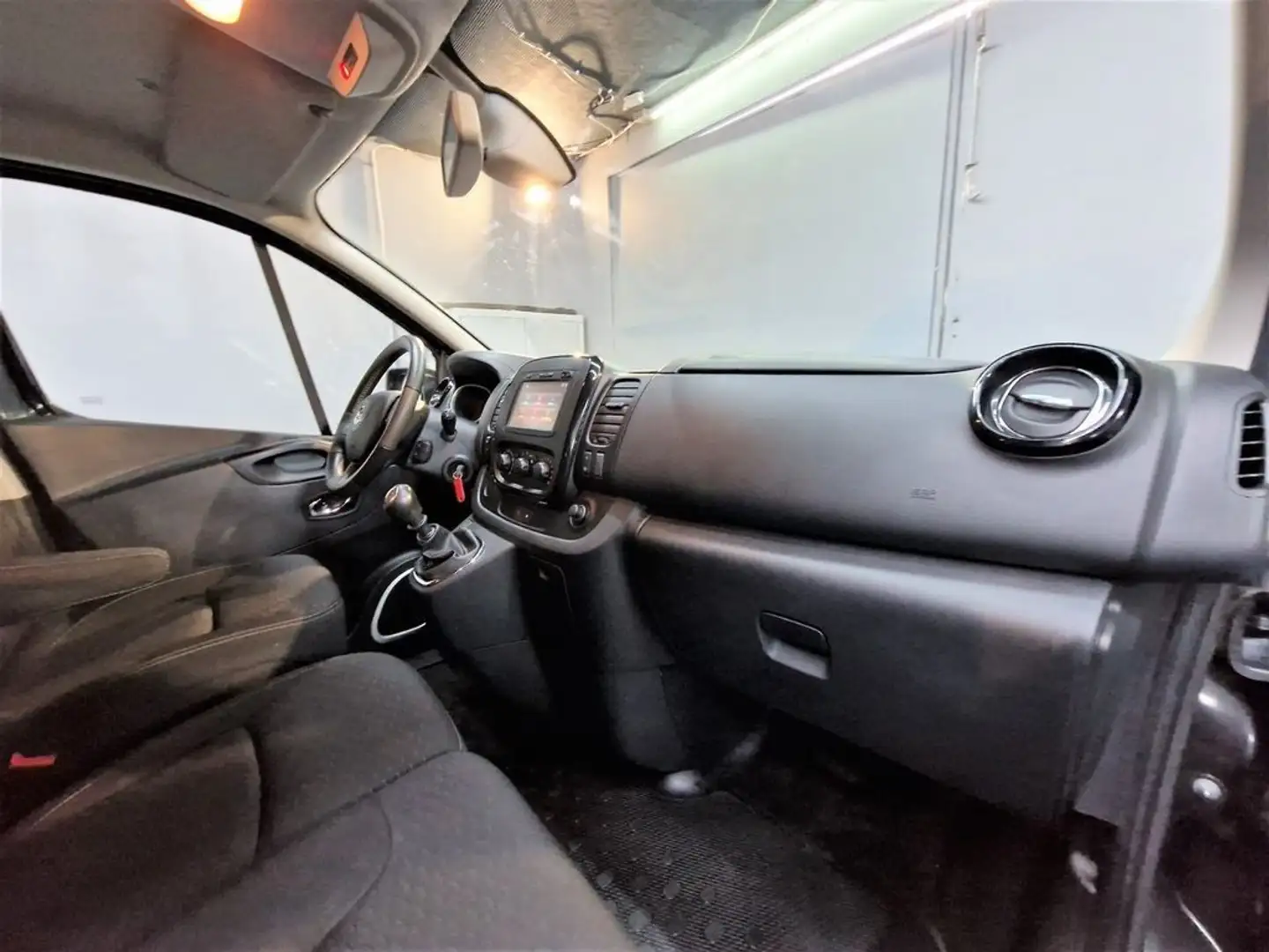 Opel Vivaro 27 1.6 BiTurbo  L2 H1 tourer Negro - 2