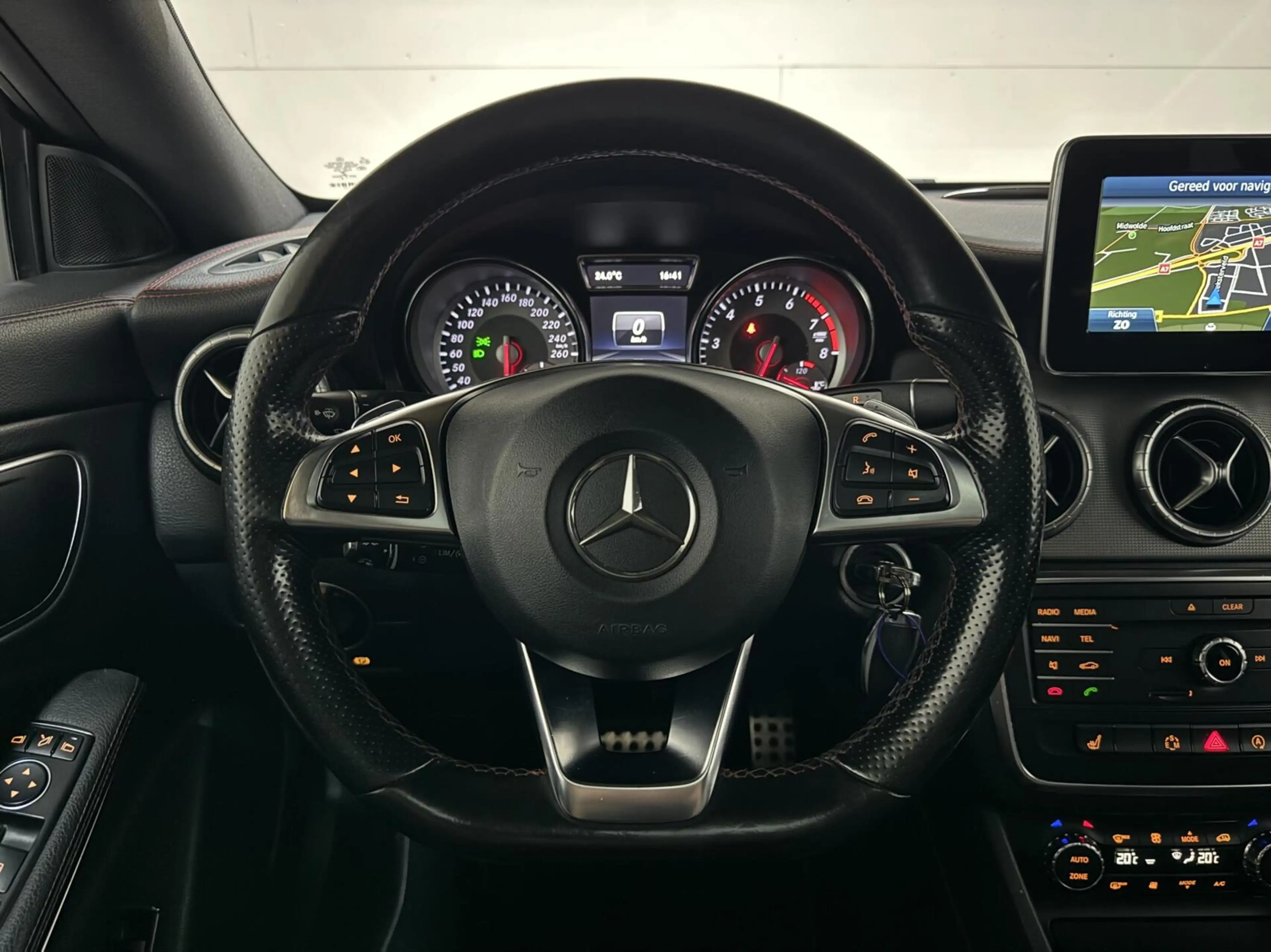 Mercedes-Benz CLA 200 AMG Pano Leer NAVI ACC Camera — photo 30