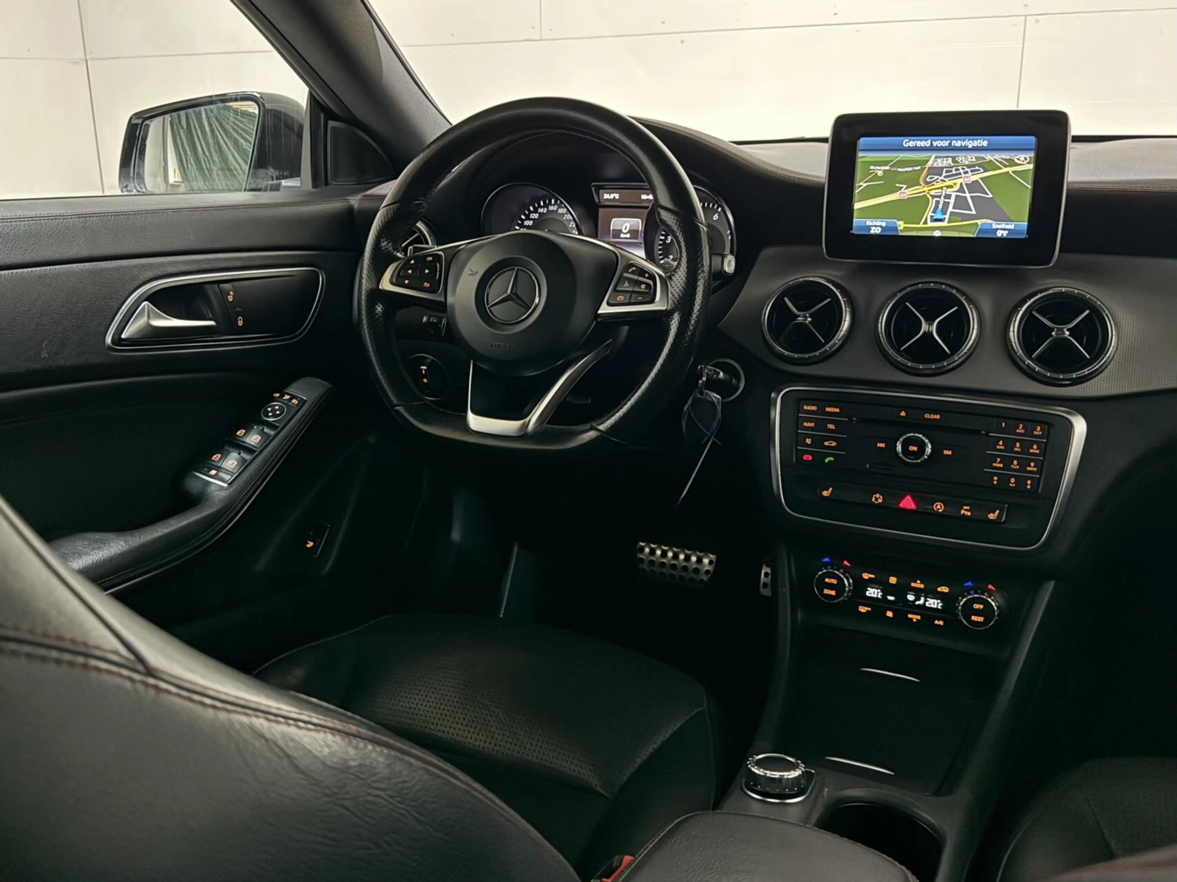 Mercedes-Benz CLA 200 AMG Pano Leer NAVI ACC Camera — photo 26