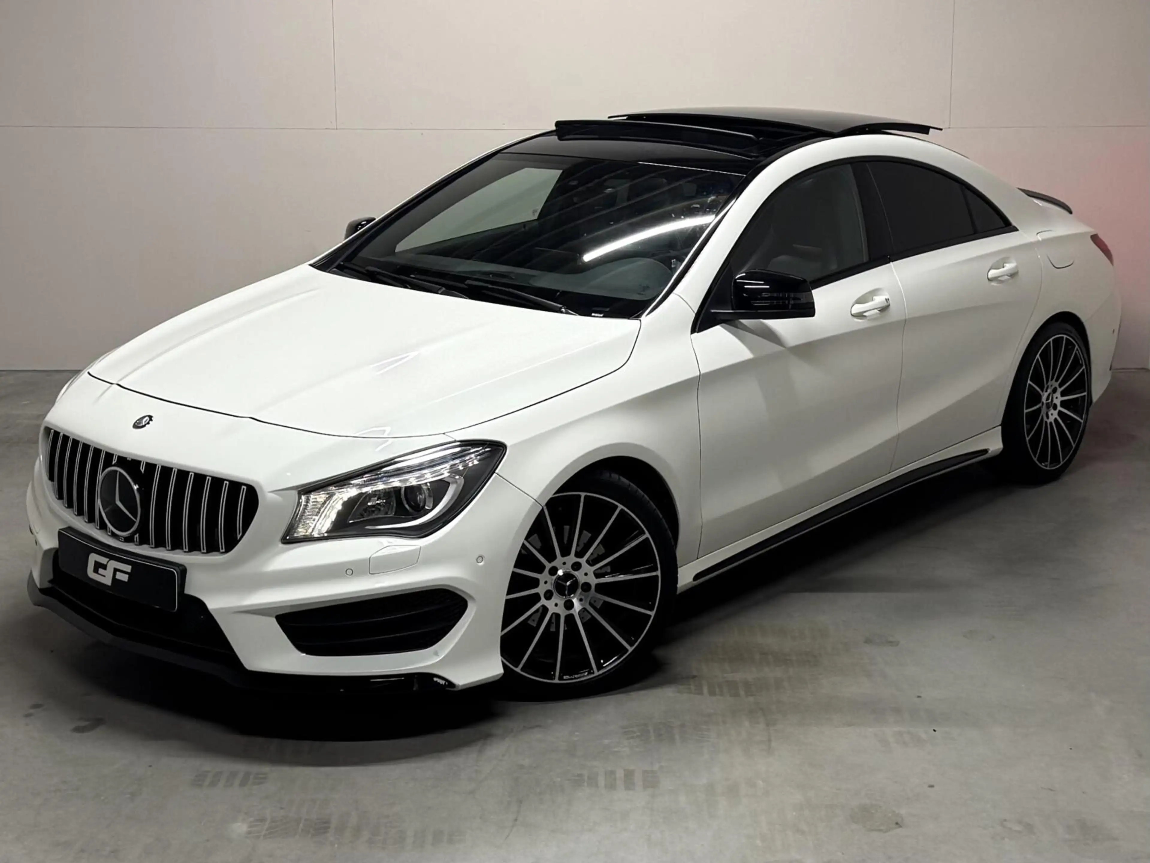 Mercedes-Benz CLA 200 AMG Pano Leer NAVI ACC Camera — photo 11