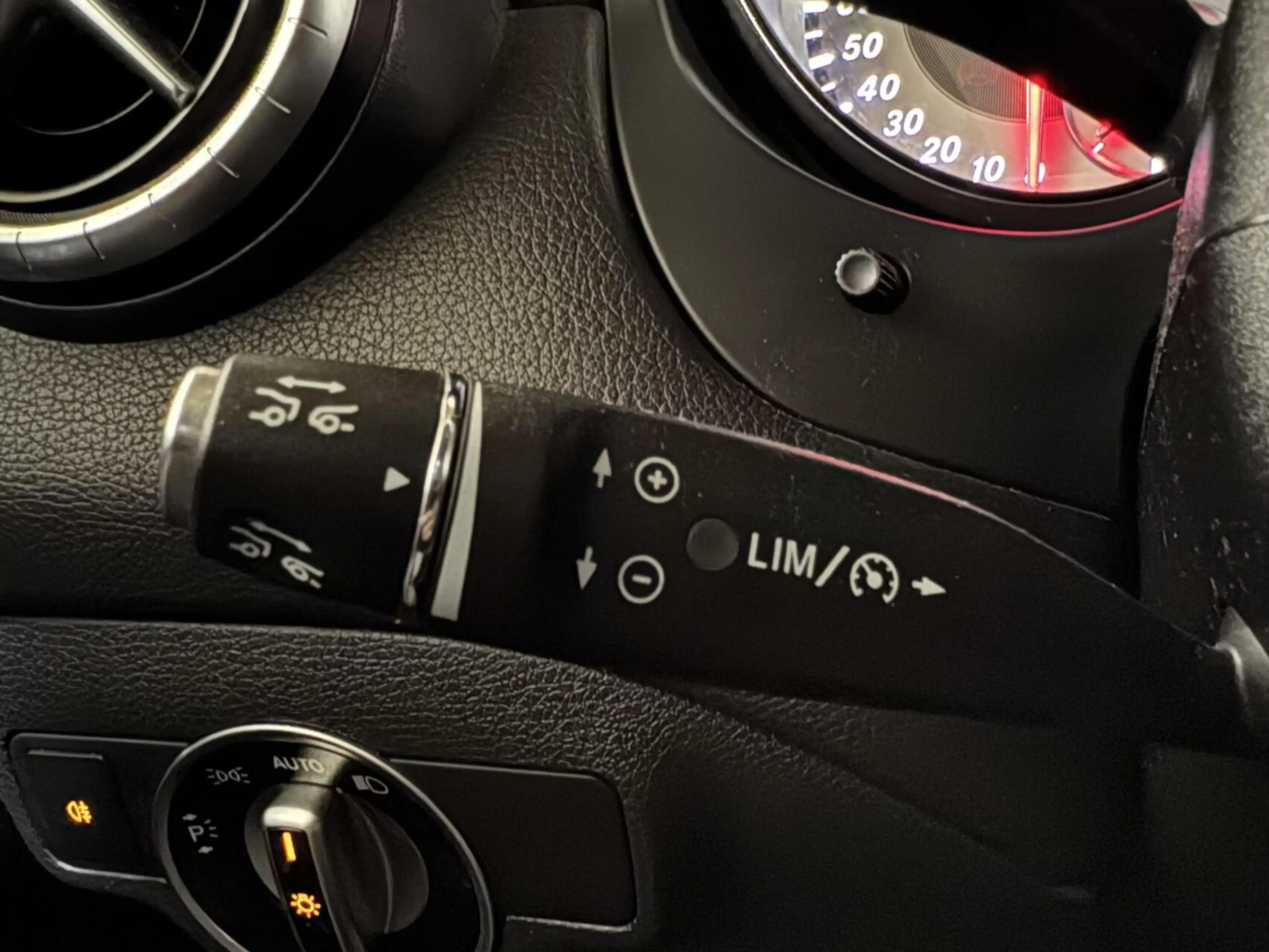 Mercedes-Benz CLA 200 AMG Pano Leer NAVI ACC Camera — photo 34