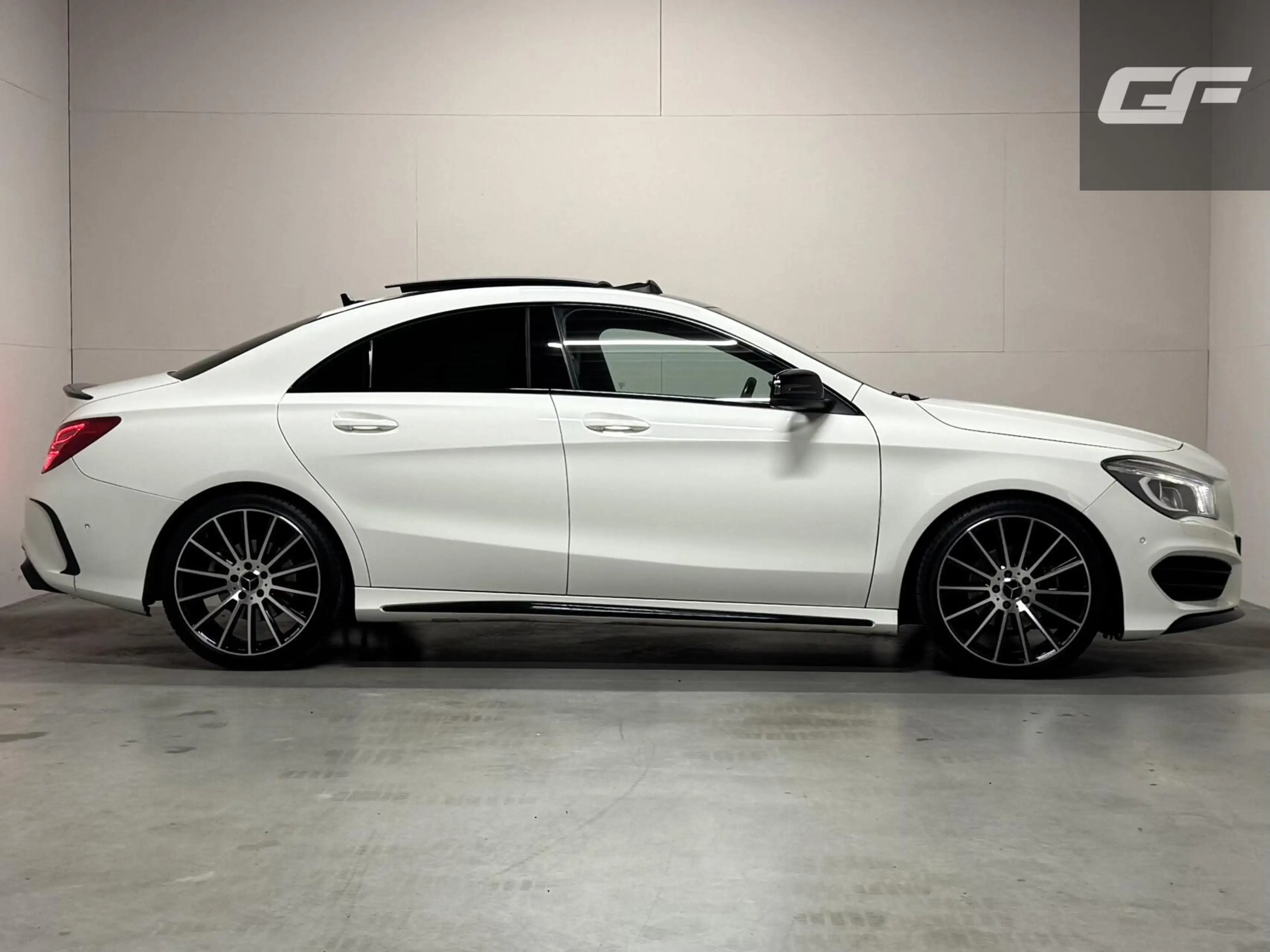 Mercedes-Benz CLA 200 AMG Pano Leer NAVI ACC Camera — photo 3