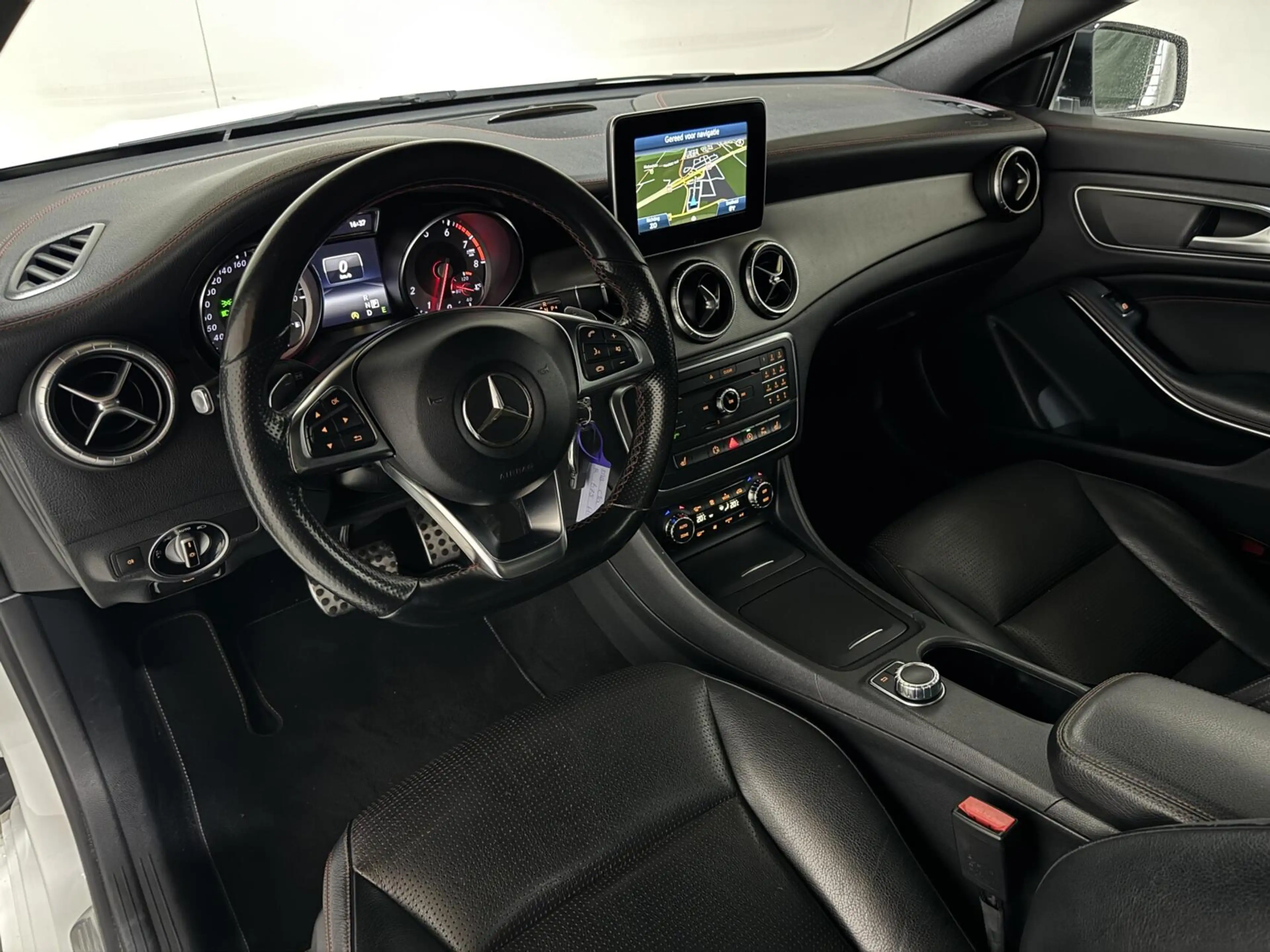 Mercedes-Benz CLA 200 AMG Pano Leer NAVI ACC Camera — photo 16