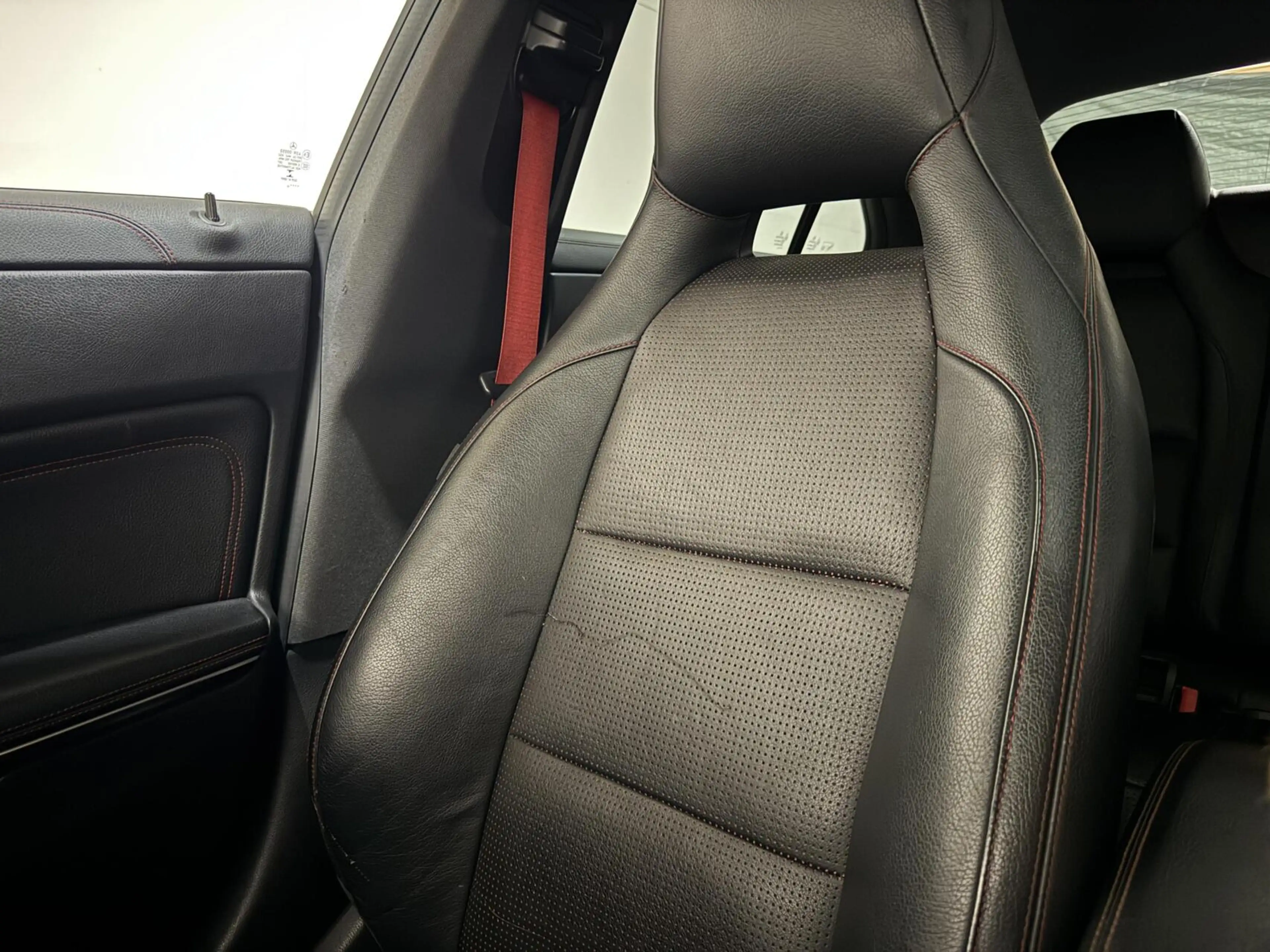 Mercedes-Benz CLA 200 AMG Pano Leer NAVI ACC Camera — photo 47