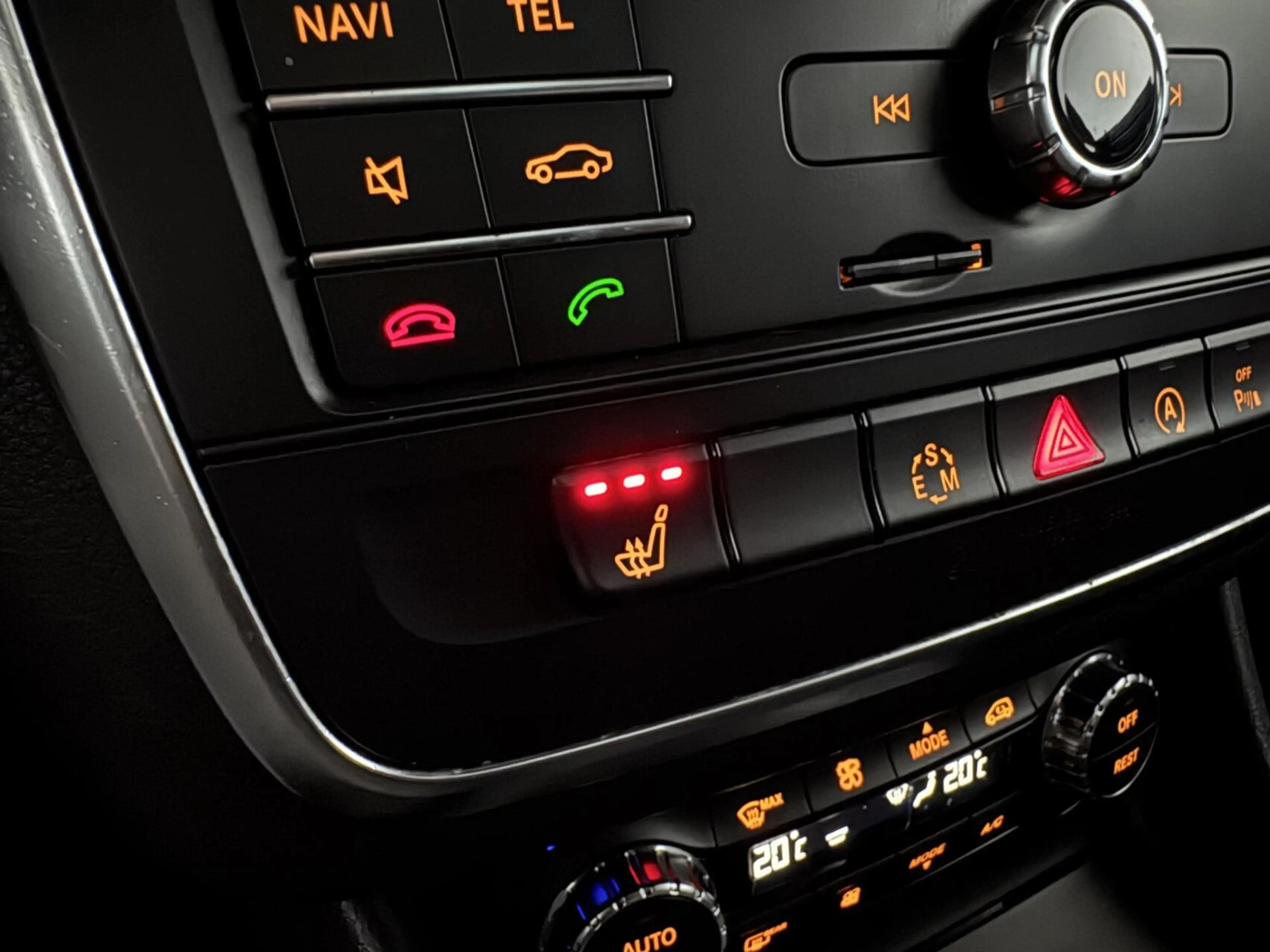 Mercedes-Benz CLA 200 AMG Pano Leer NAVI ACC Camera — photo 41
