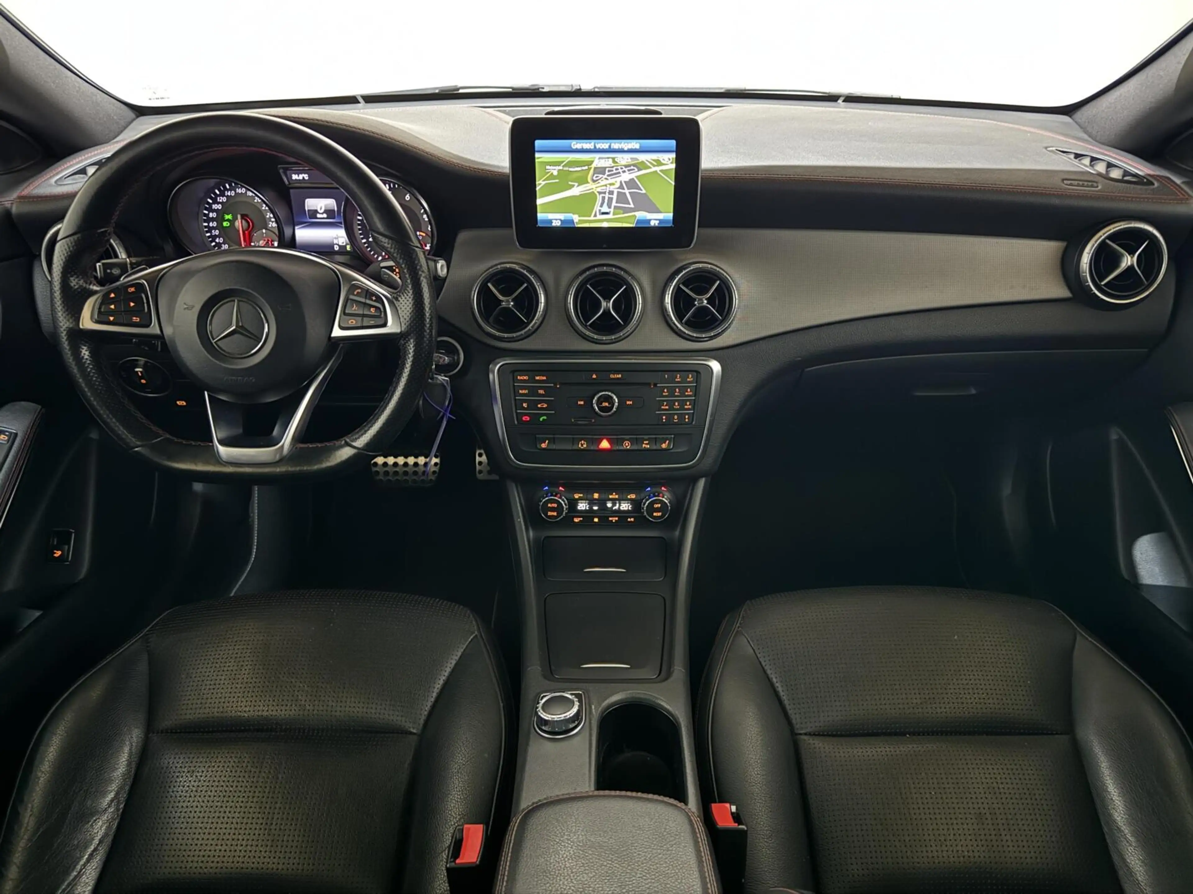 Mercedes-Benz CLA 200 AMG Pano Leer NAVI ACC Camera — photo 27