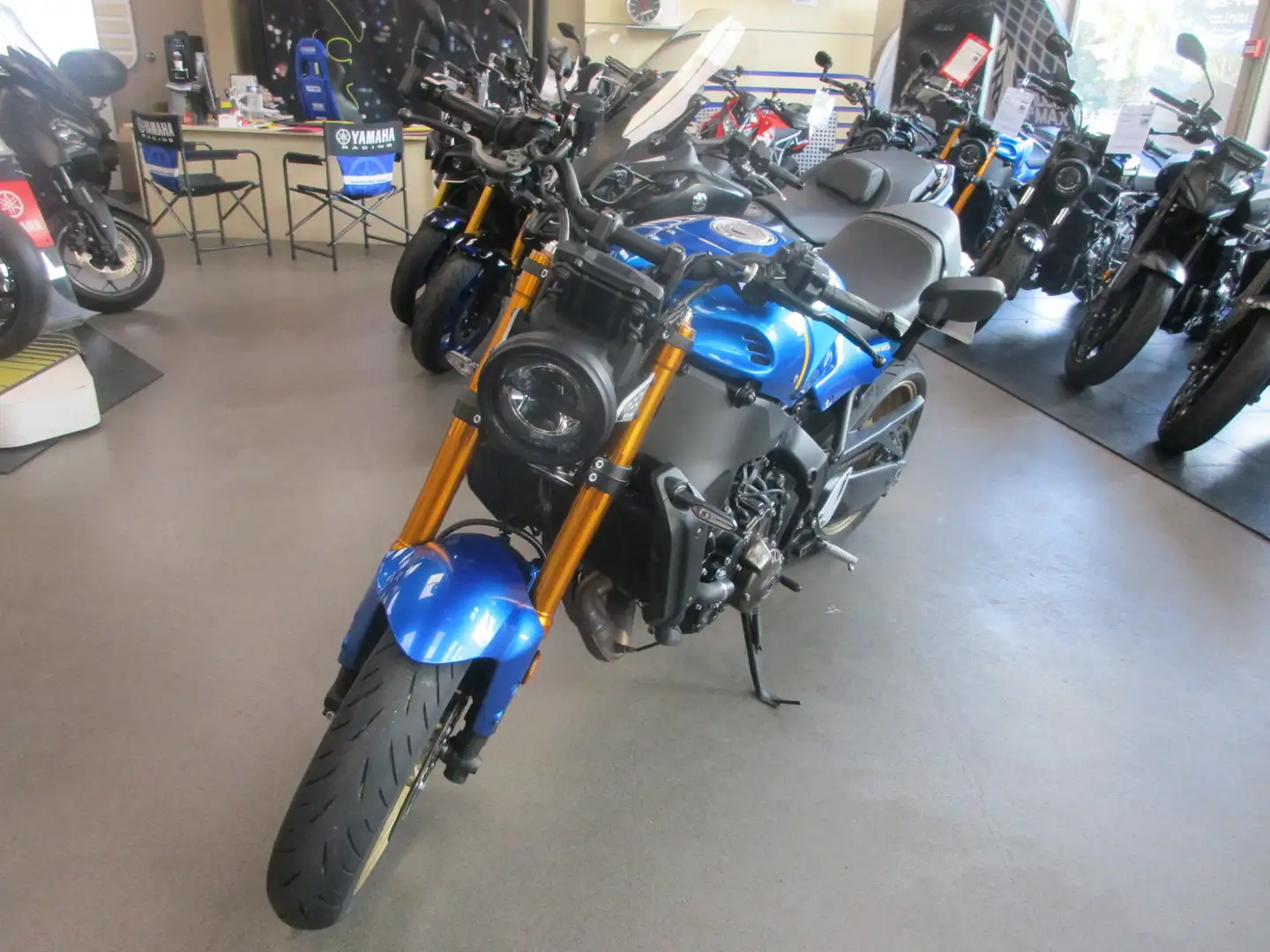 Yamaha XSR 900 Bleu - 2