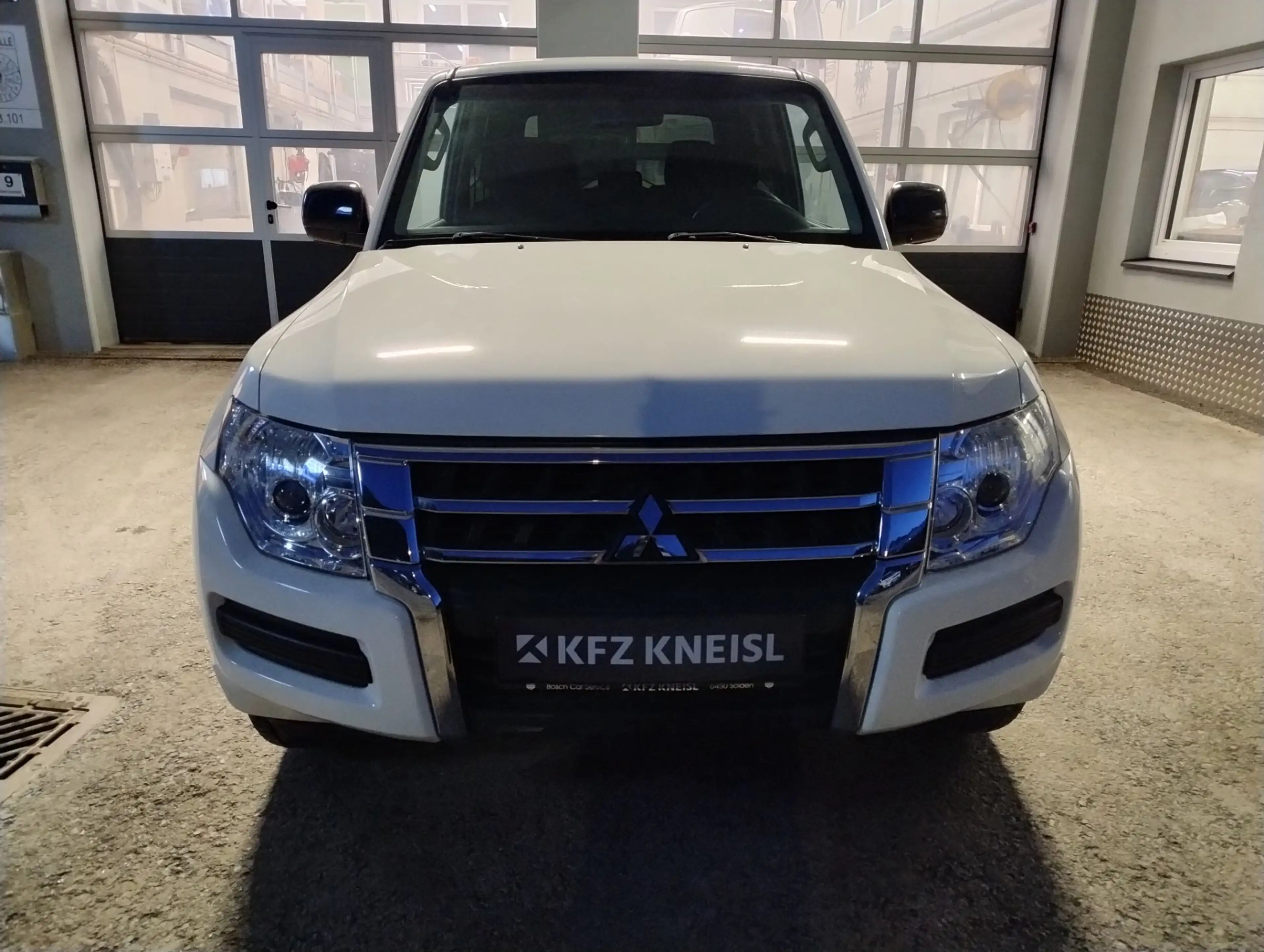 Mitsubishi Pajero Austria Edition 35 3,2 DI-D TD — photo 2