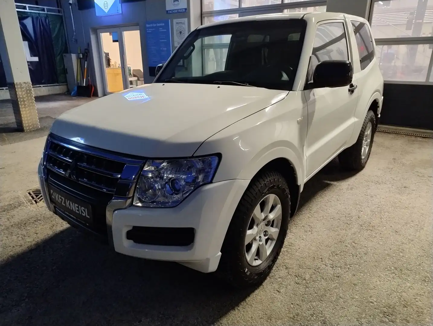 Mitsubishi Pajero Austria Edition 35 3,2 DI-D TD Weiß - 1