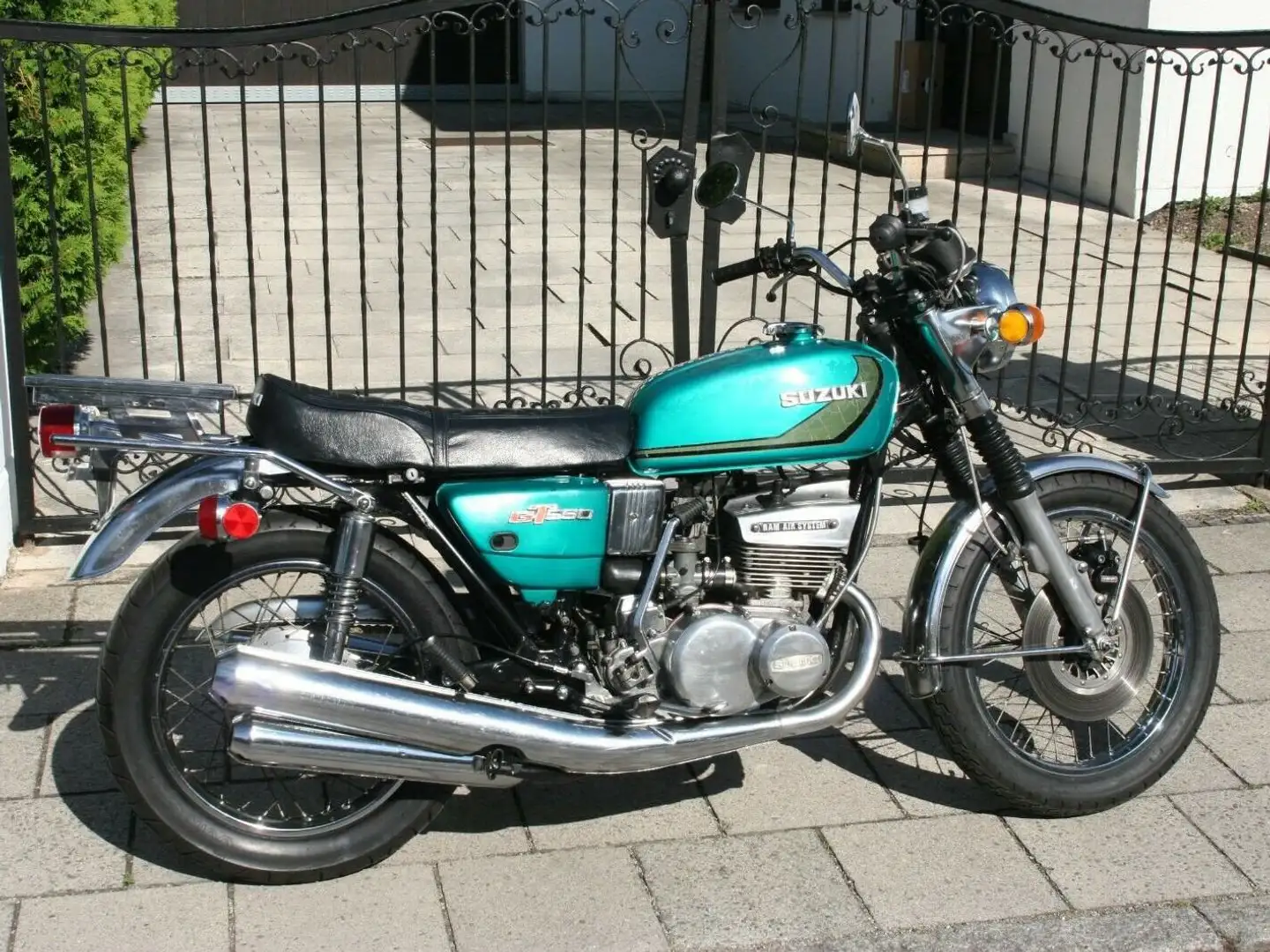Suzuki GT 550 Groen - 2