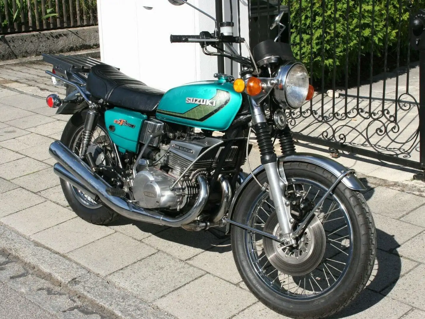 Suzuki GT 550 Groen - 1