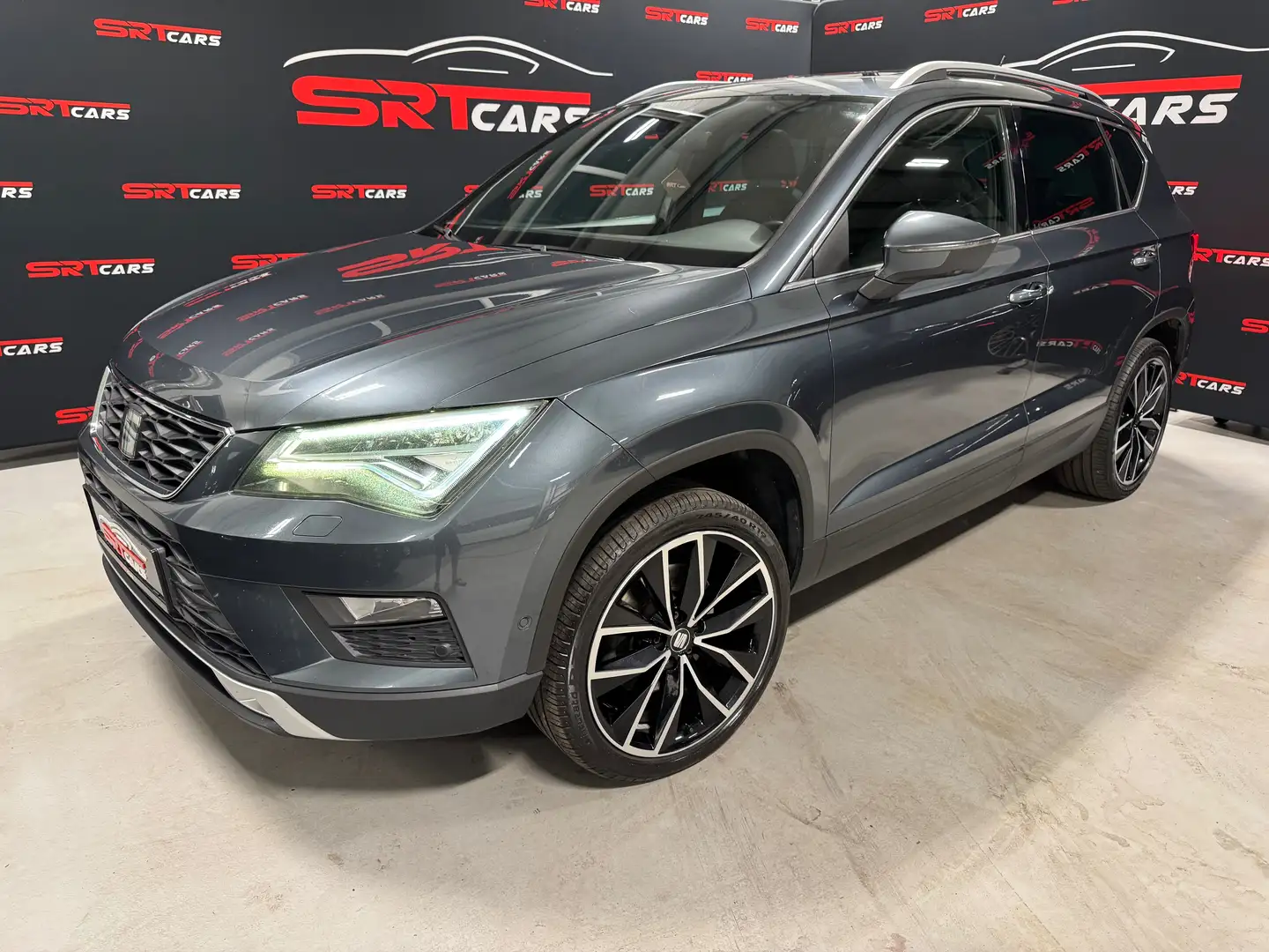 SEAT Ateca Xcellence 4Drive Aut. *Panorama*360Grad*AHK*Leder Grau - 1