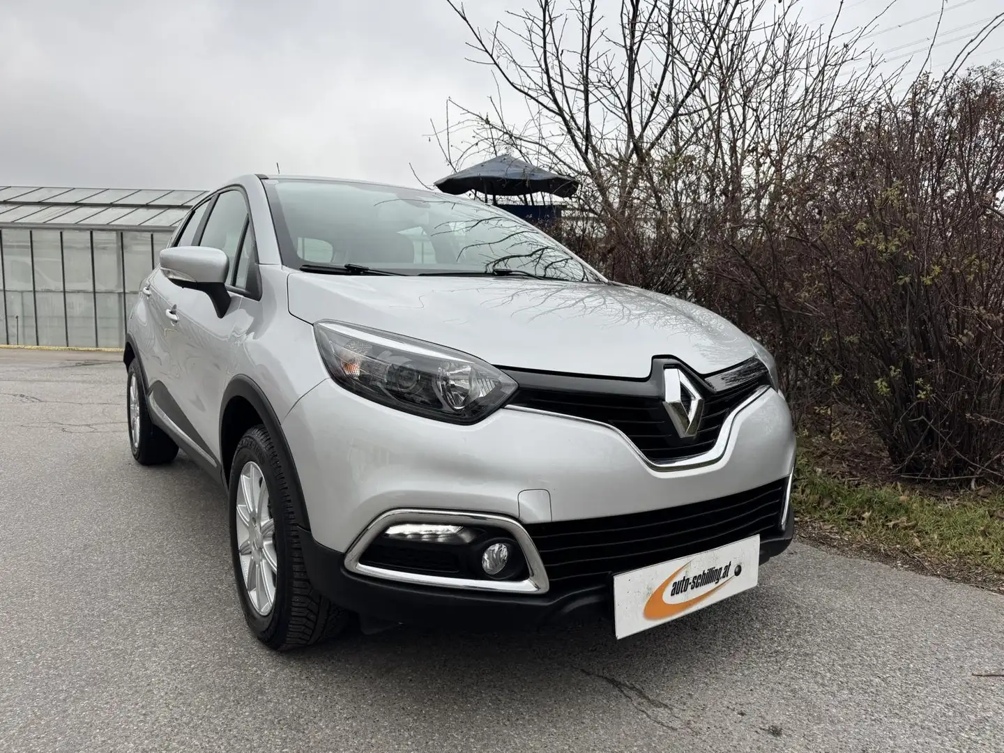 Renault Captur Dynamique Keyless 1.Besitz *Serviceheft* SR+WR Silber - 1