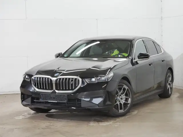 Bmw i5 40 xDrive Merinolederausstattung_Panoramadach_Driving Assistant Professional_Autobahnassistent_Bowers&Wilkins_Komfortsitz