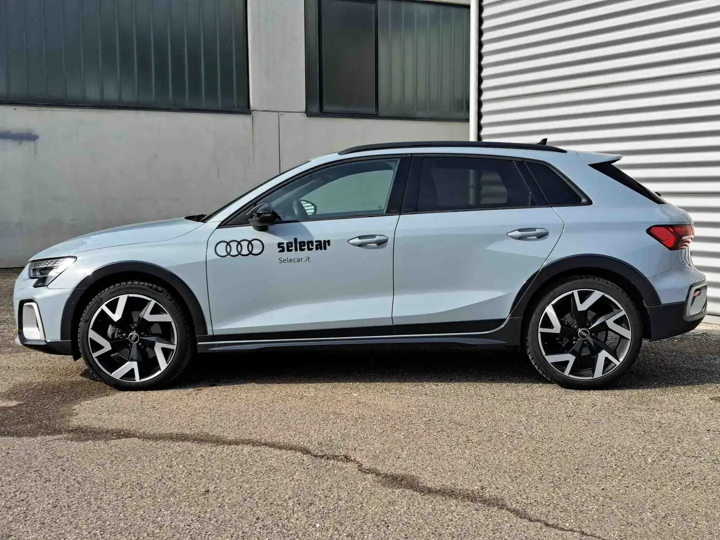 Audi A3 A3 allstreet 35 2.0 tdi Identity Contrast s-tronic Grigio - 2