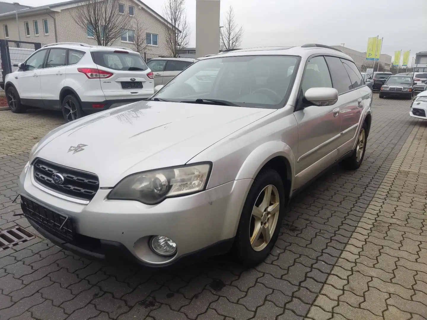 Subaru Legacy Kombi/ Outback 2.5i Outback Active Argintiu - 1