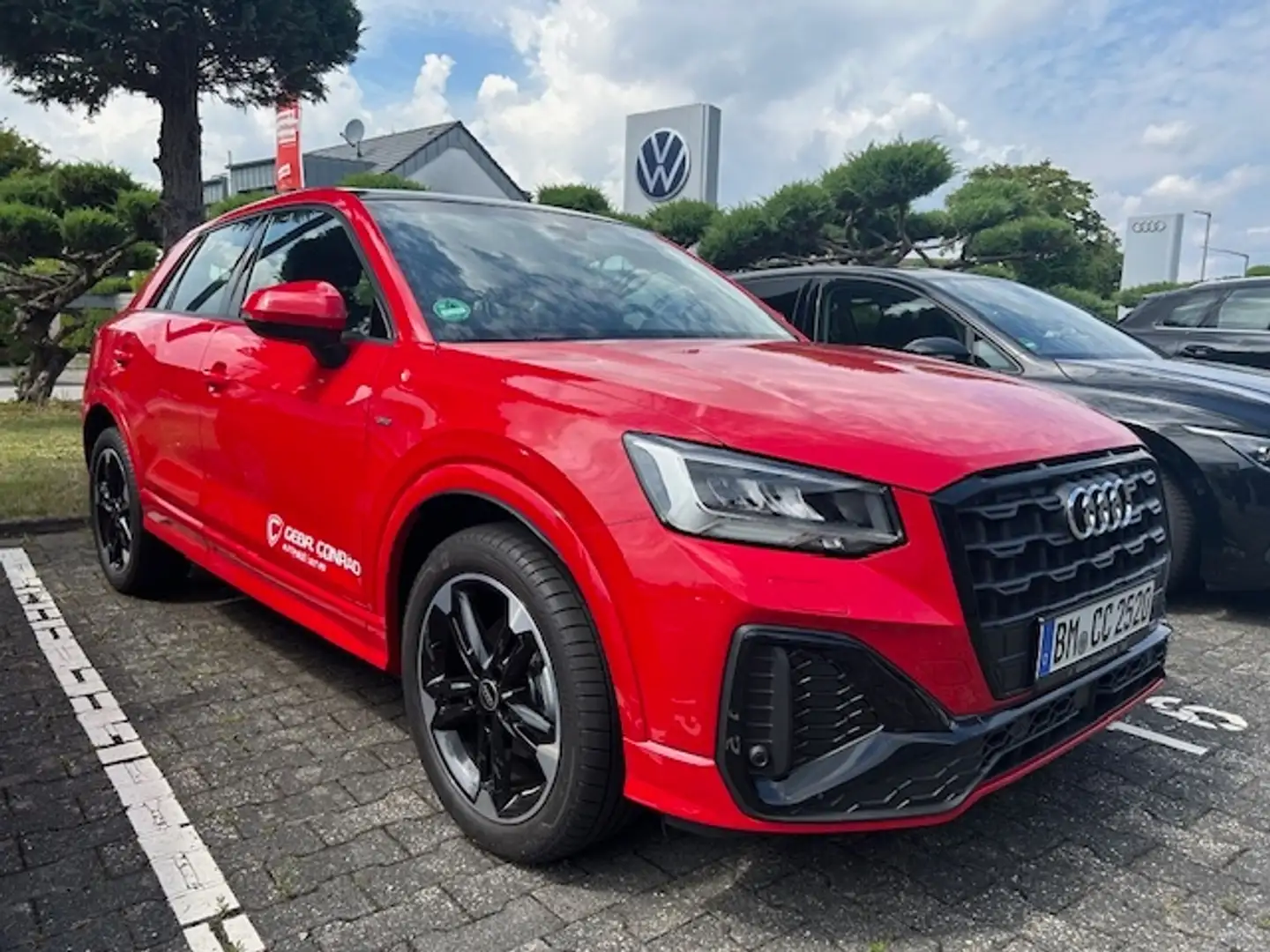 Audi Q2 35 TFSI "S line", NP: 48.000 € Rot - 2