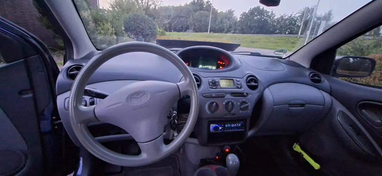 Toyota Yaris 1.3-16V VVT-i Sol, foto 9