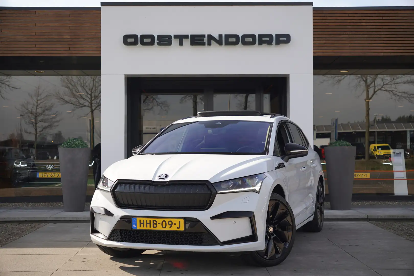 Skoda Enyaq iV 60/180pk Sportline Blackstyle|2022|Panoramadak| Blanco - 2