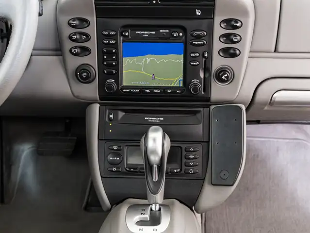 Porsche 911 view 15