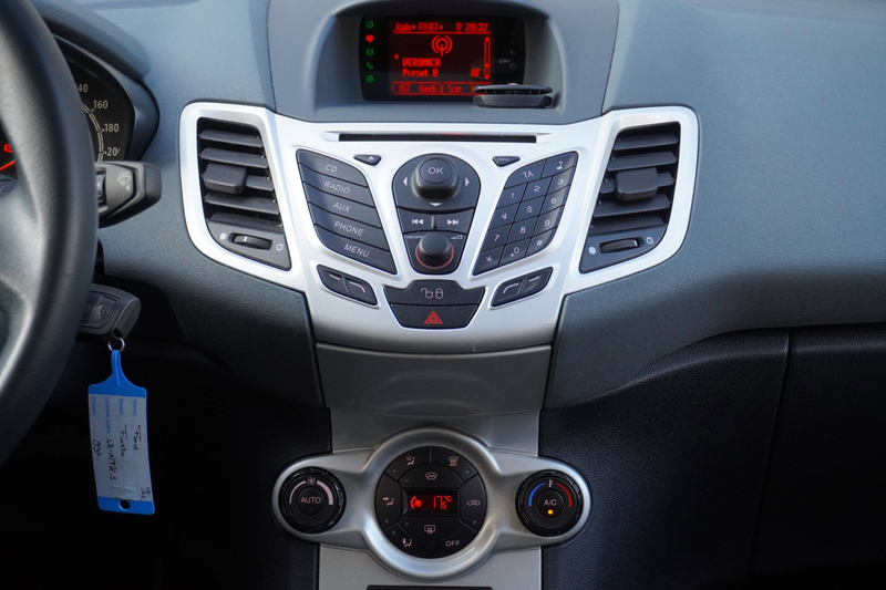 Ford Fiesta 1.6 Sport — photo 12