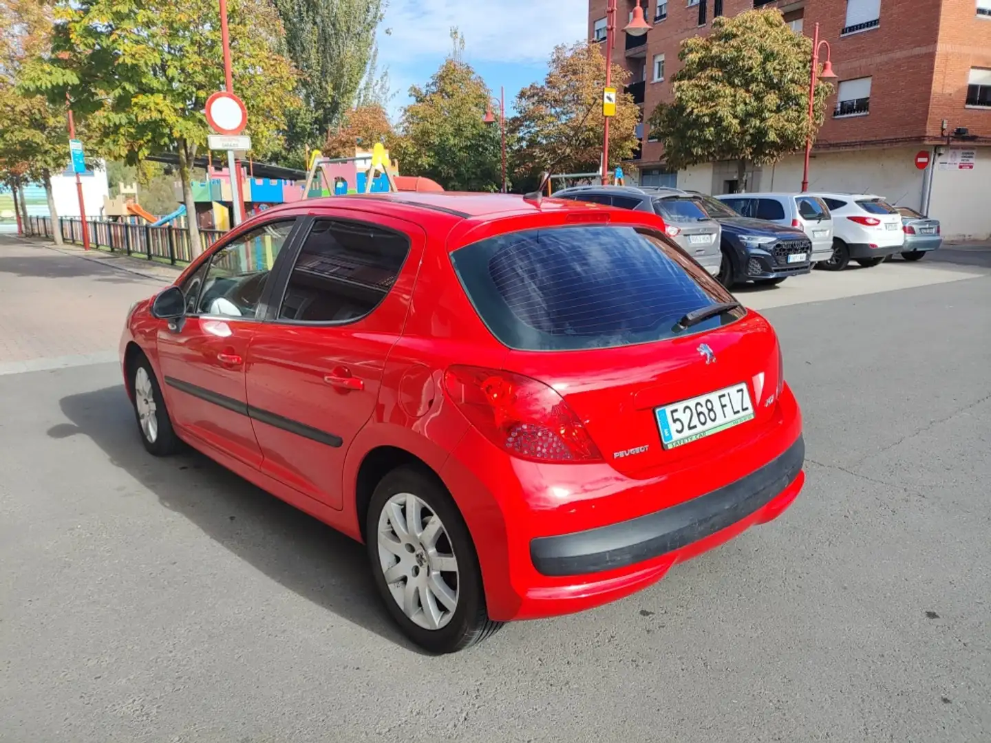 Peugeot 207 1.6 VTi 16v Premium Rojo - 2