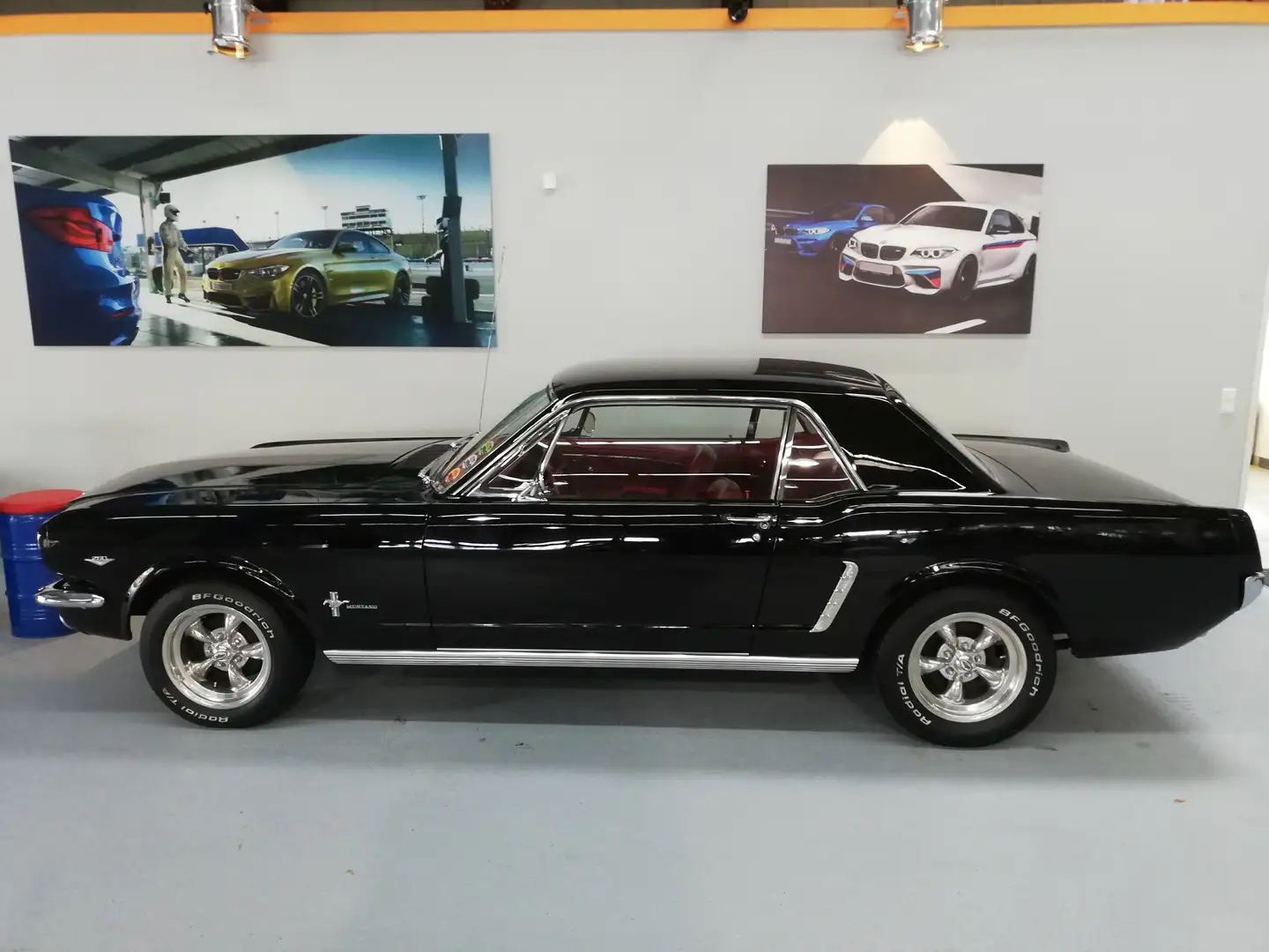 Ford Mustang Noir - 1