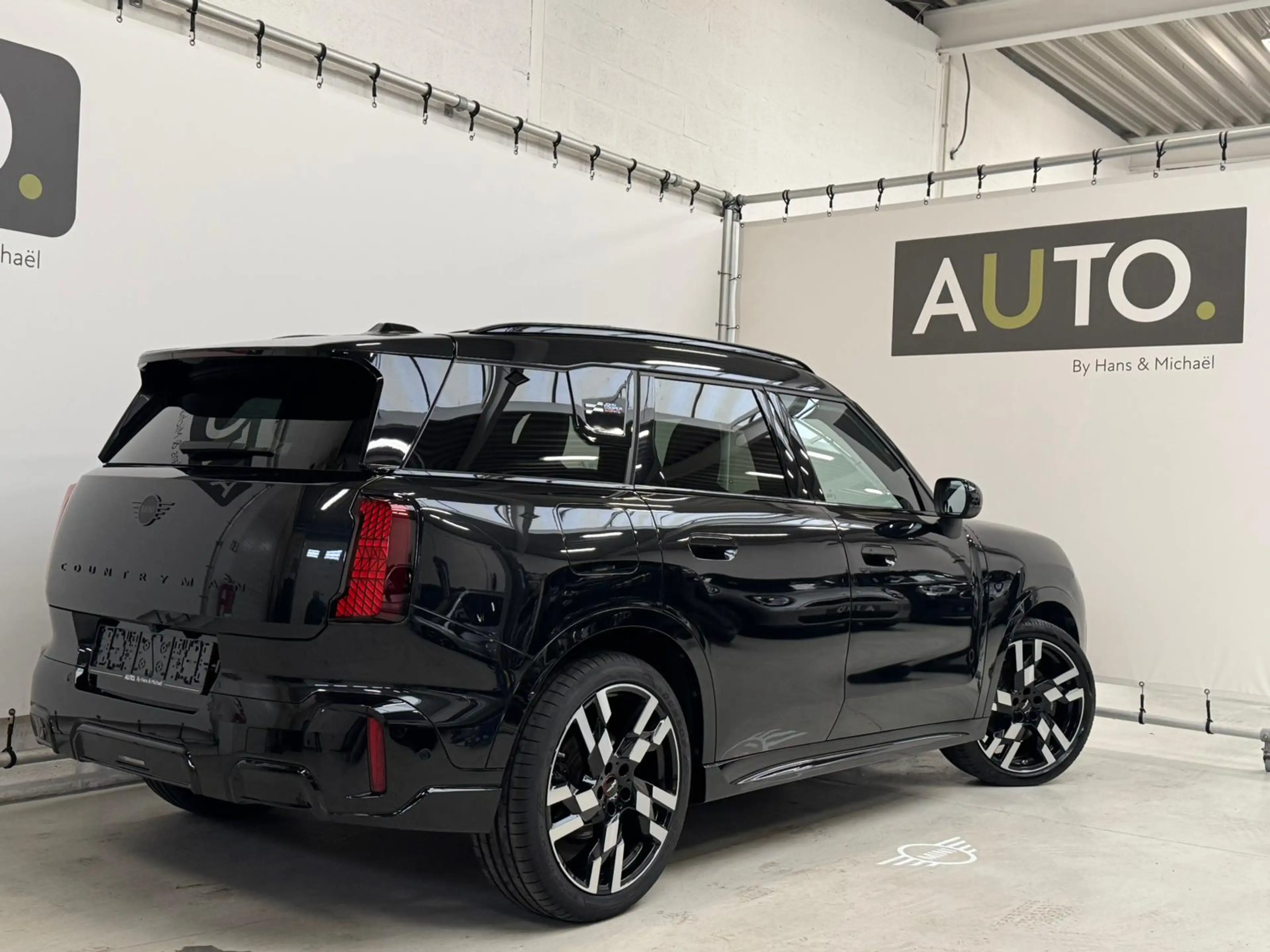 MINI Countryman C 1.5A JCW Pack XL *PANO*KEYLESS*MEMORY*HUD* — photo 24