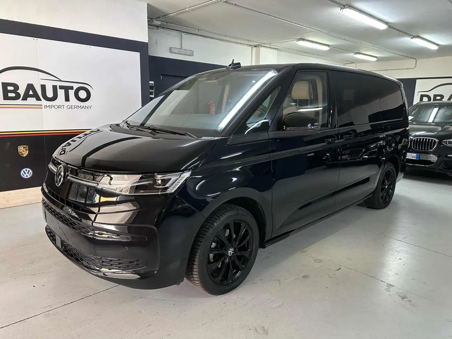 Volkswagen T7 Multivan T7 2.0 TDI 150CV DSG Style Nero - 1