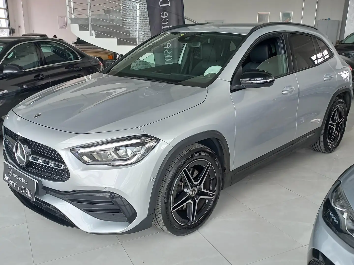 Mercedes-Benz GLA 200 d- AMG LINE PREMIUM auto NIGHT EDITION Zilver - 1