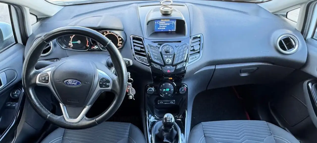 Ford Fiesta 5 portes — photo 11