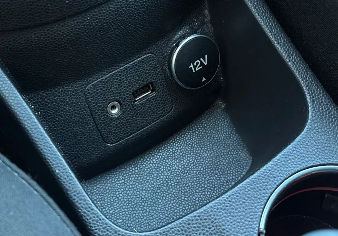 Ford Fiesta 5 portes — photo 30