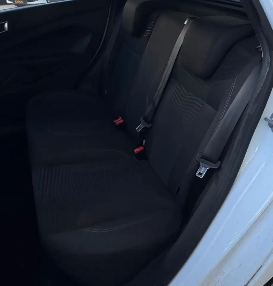 Ford Fiesta 5 portes — photo 10