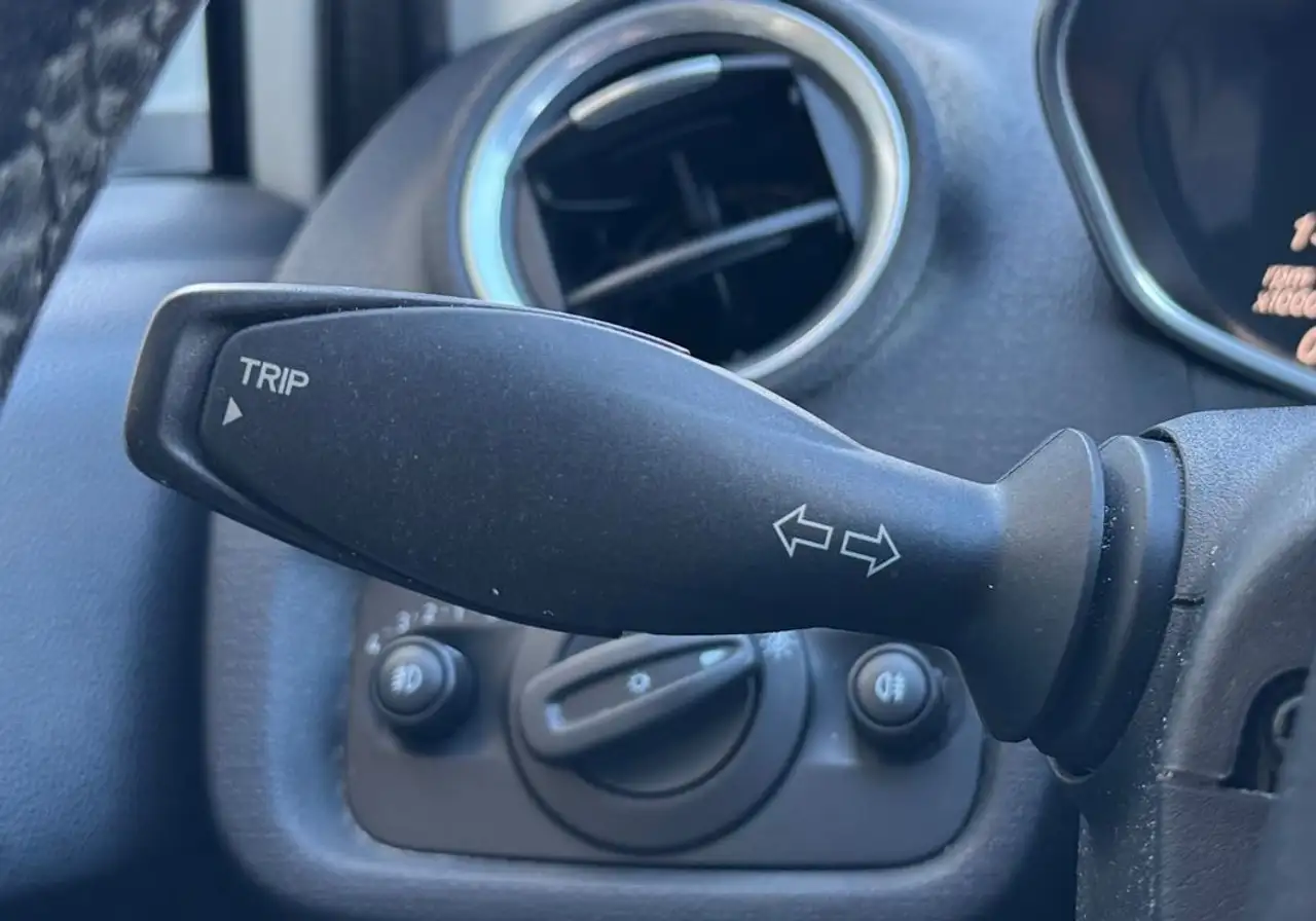 Ford Fiesta 5 portes — photo 14