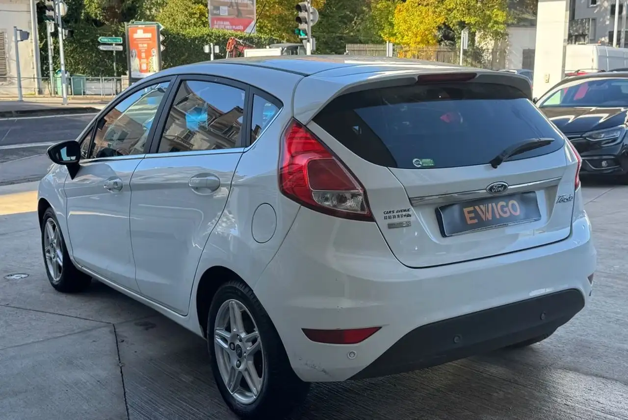 Ford Fiesta 5 portes — photo 5