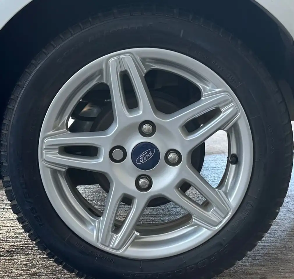 Ford Fiesta 5 portes — photo 23