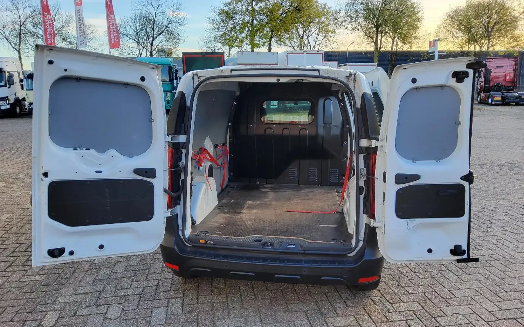 Renault Express 55 PK - EURO 6 - VRG-96-X - ZIJSCHUIFDEUR Wit - 2