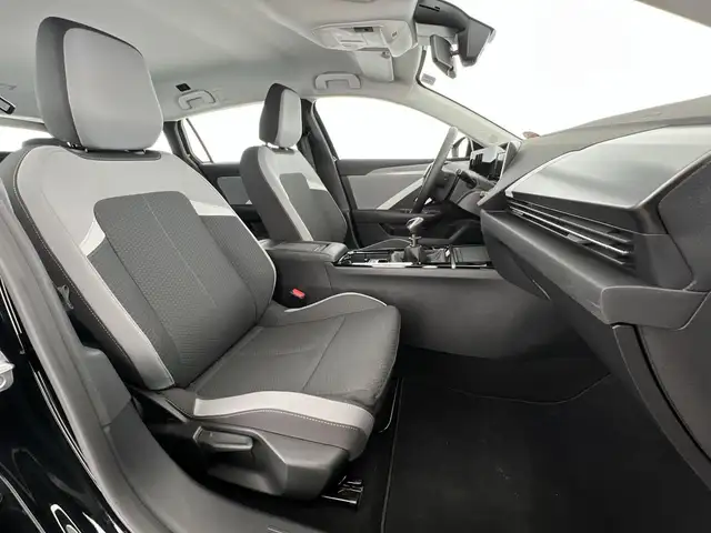 Opel Astra view 10