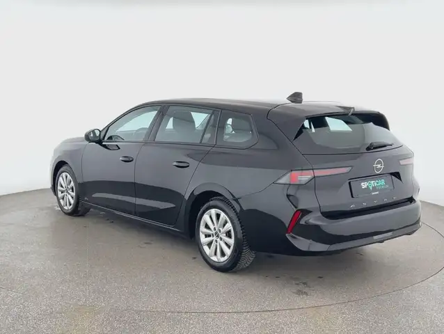 Opel Astra view 5