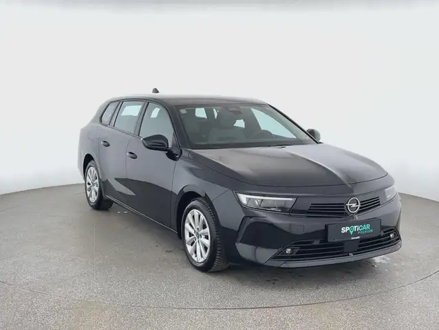 Opel Astra view 3
