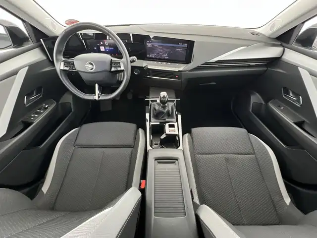 Opel Astra view 7