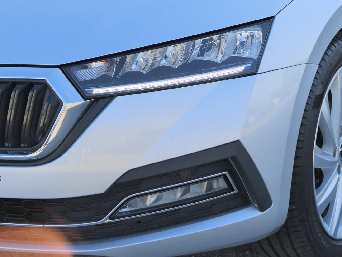 Skoda Octavia Premium TSI Silber - 2