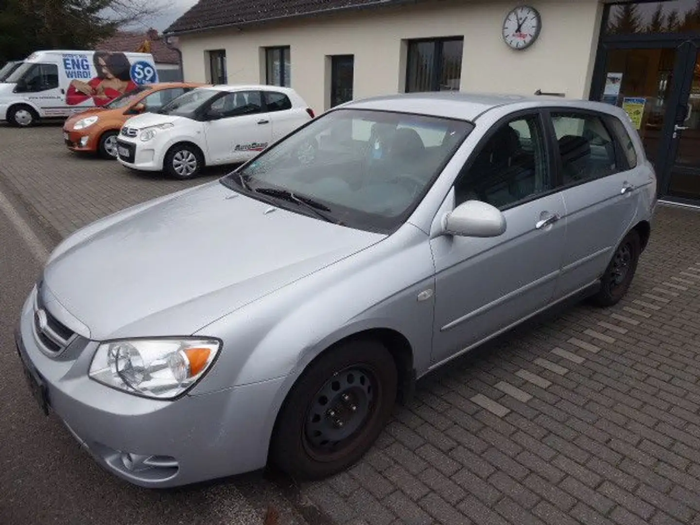 Kia Cerato 1.5 LX CRDi Lim. Plateado - 2