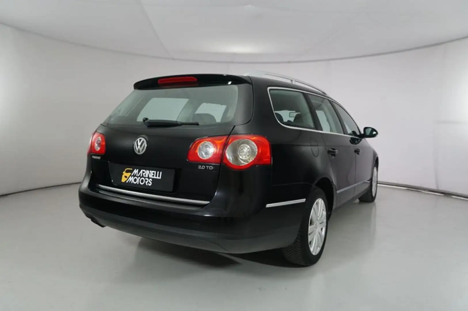 Volkswagen Passat SW 2.0 TDI 140CV HIGHLINE Negro - 2