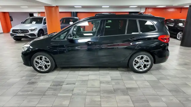 BMW 2 Series view 3