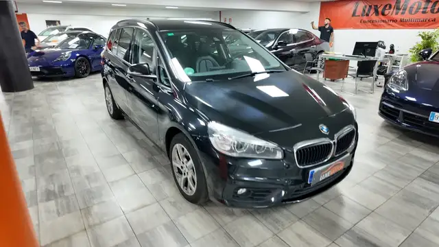 BMW 2 Series view 8