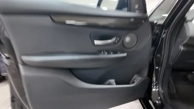 BMW 2 Series view 14
