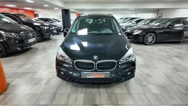 BMW 2 Series view 2